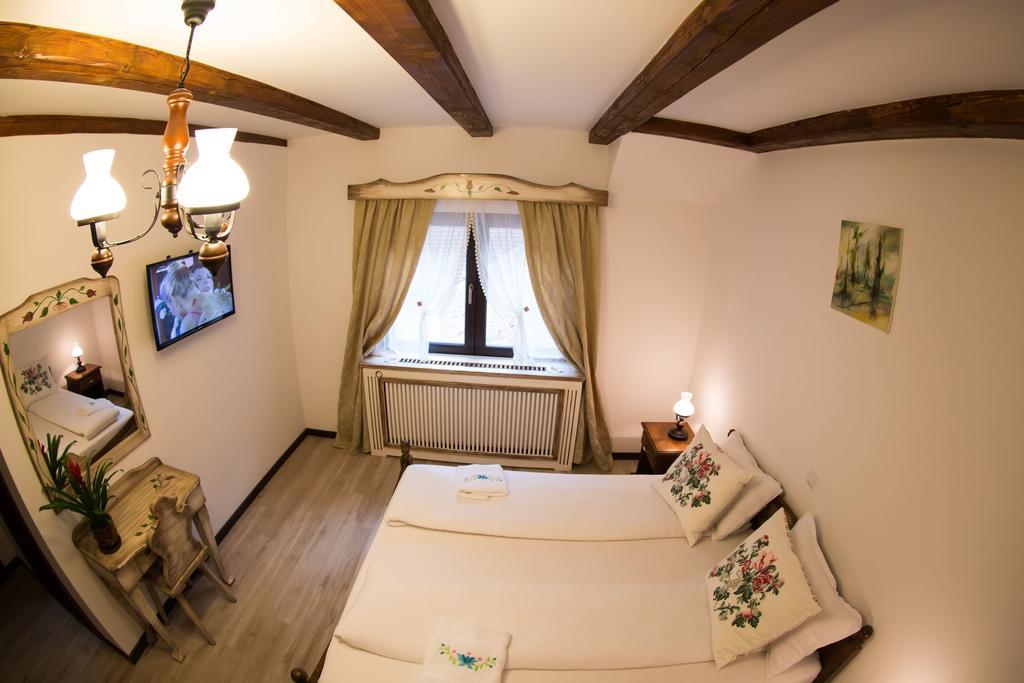 Casa Stefania Hotel Talmacel Bilik gambar