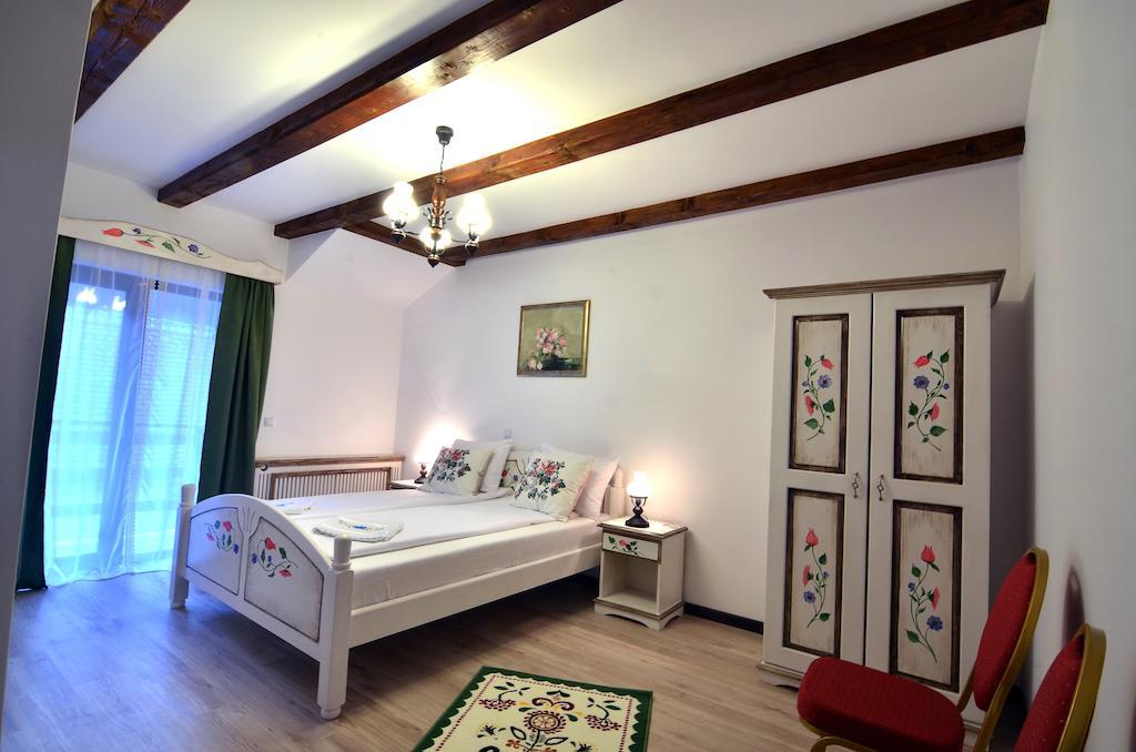 Casa Stefania Hotel Talmacel Bilik gambar
